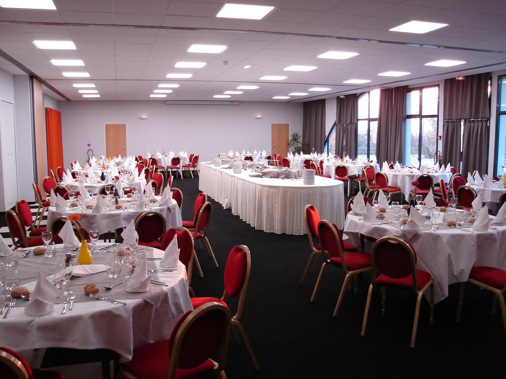 Hotel Le Paddock Magny-Cours Exterior foto