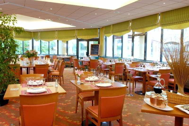 Hotel Le Paddock Magny-Cours Restaurant foto